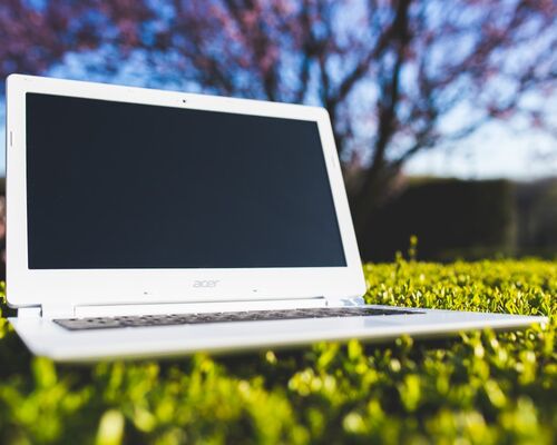 laptop_office_work_grass_sunny_after_work_holiday_computer-731512